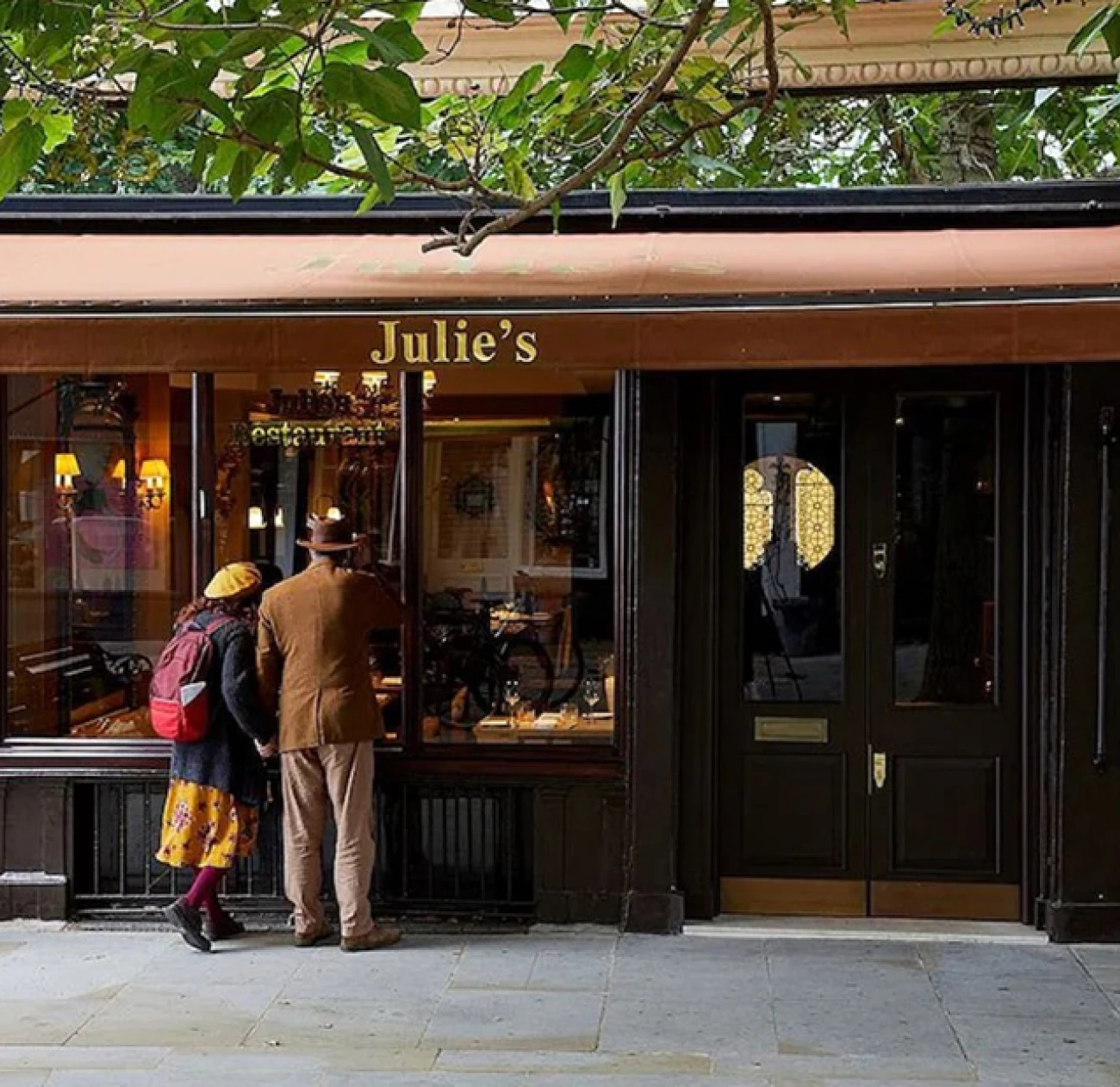 Julie’s, a renowned restaurant and champagne bar established in 1967, is being transformed into a modern French brasserie by Le Cordon Bleu-trained chef Tara MacBain. With a glamorous menu featuring seafood towers, oysters, and tableside martinis, Julie’s is set to revive its effortless elegance.