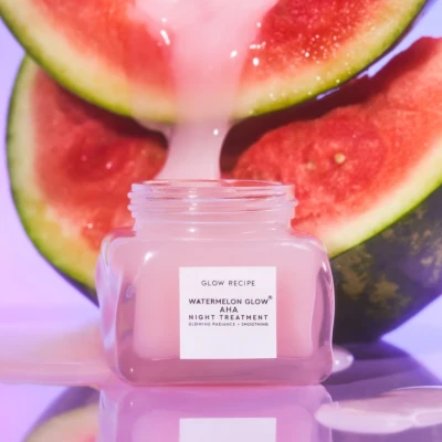 Glow Recipe’s Watermelon Glow AHA Night Treatment is a fruity delight for oily and combination skin. This lightweight gel delivers gentle exfoliation and hydration, ensuring you wake up with a fresh, dewy glow. It’s like a refreshing smoothie for your skin, but with the added benefits of AHA. Great for oily skin, offering gentle exfoliation and hydration with a light, refreshing formula. Suitable for: Oily and combination skin. Provides gentle exfoliation and hydration.