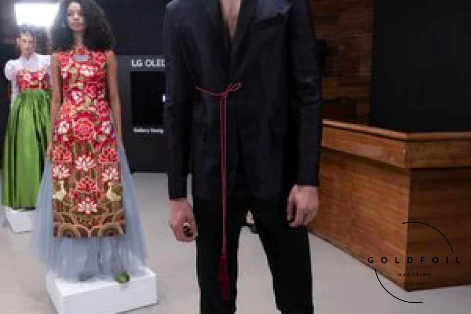 Hanbok Wave exhibiting work in the Korean Cultural Centre - Hyeon - a full black outfit with a blazer, polished leather shoes and tailored trousers Hanbok Wave exhibiting work in the Korean Cultural Centre - Hyeon - a full black outfit with a blazer, polished leather shoes and tailored trousers