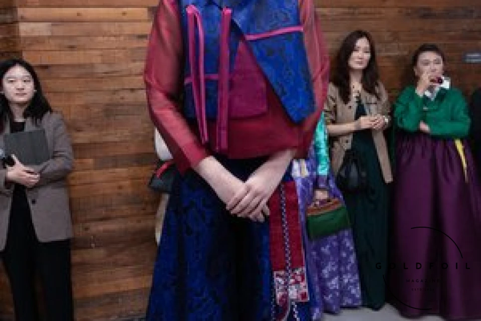 Hanbok Wave exhibiting work in the Korean Cultural Centre - Lee Young Hanbok Wave exhibiting work in the Korean Cultural Centre - Lee Young