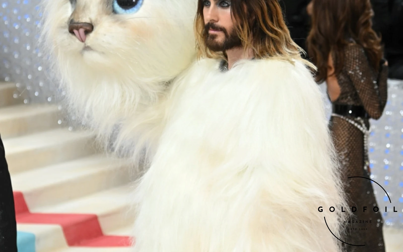 Jared Leto at the Met gala 2023 wearing a full cat costume in memory of Karl Lagerfeld and his cat Choupette Jared Leto at the Met gala 2023 wearing a full cat costume in memory of Karl Lagerfeld and his cat Choupette