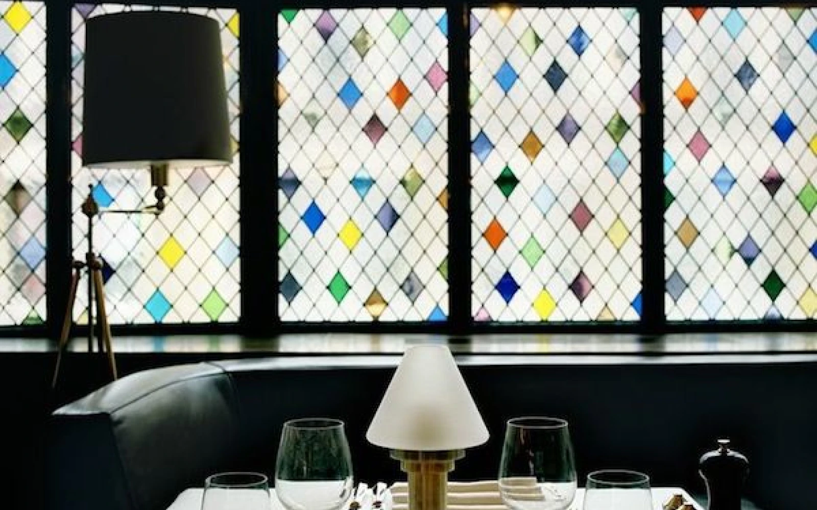 The Ivy Members' Club opened in 2008, exactly 89 years after the famous restaurant below carrying the same name was found. The most recent variation of the club’s design was created by the designer Martin Brudnizki to complement its stained-glass windows and polished interior. Nestled in the heart of the West End, The Ivy Club stands as a meticulously curated private members club, an epitome of celebrity and style. Positioned above The Ivy restaurant, which has retained its artistic legacy since the nineties, the club is a favored retreat for iconic actors like Alec Guinness and Alan Rickman. The artistic heritage is vividly displayed on the club's walls, adorned with masterpieces by Andy Warhol, Marc Quinn, and Maggi Hambling, creating an exclusive Art Deco haven for its members. The Ivy Members' Club opened in 2008, exactly 89 years after the famous restaurant below carrying the same name was found. The most recent variation of the club’s design was created by the designer Martin Brudnizki to complement its stained-glass windows and polished interior. Nestled in the heart of the West End, The Ivy Club stands as a meticulously curated private members club, an epitome of celebrity and style. Positioned above The Ivy restaurant, which has retained its artistic legacy since the nineties, the club is a favored retreat for iconic actors like Alec Guinness and Alan Rickman. The artistic heritage is vividly displayed on the club's walls, adorned with masterpieces by Andy Warhol, Marc Quinn, and Maggi Hambling, creating an exclusive Art Deco haven for its members.