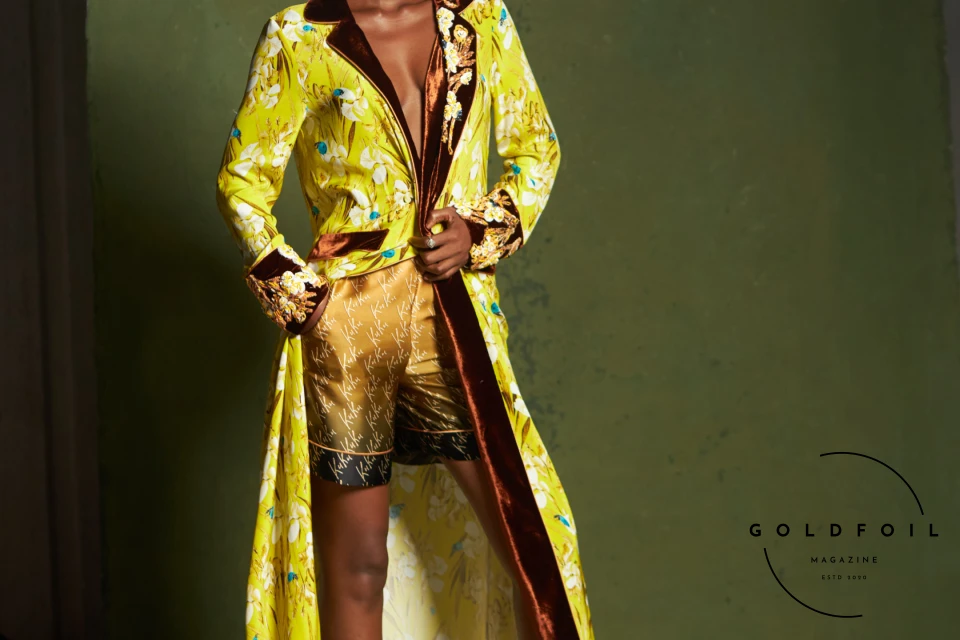 Banke Kuku yellow silk dressing gown in floral patterns with silk shorts Banke Kuku yellow silk dressing gown in floral patterns with silk shorts