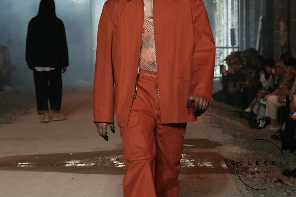 C.R.E.O.L.E is a manifesto exploring the heritage and future potential of the Creole community and diaspora. The brand challenges traditional gender norms by reimagining the typical men's wardrobe with unisex codes, delicate techniques, and workwear silhouettes. It aims to express Creole culture beyond the usual associations with tourism, music, or entertainment, offering a perspective shaped by historical, social, and political contexts. C.R.E.O.L.E seeks to de-exoticize the narrative around Creole identity, presenting it with a delicate queer sensibility. This expression of identities aims to welcome the world with new perspectives and consciousness. C.R.E.O.L.E is a manifesto exploring the heritage and future potential of the Creole community and diaspora. The brand challenges traditional gender norms by reimagining the typical men's wardrobe with unisex codes, delicate techniques, and workwear silhouettes. It aims to express Creole culture beyond the usual associations with tourism, music, or entertainment, offering a perspective shaped by historical, social, and political contexts. C.R.E.O.L.E seeks to de-exoticize the narrative around Creole identity, presenting it with a delicate queer sensibility. This expression of identities aims to welcome the world with new perspectives and consciousness.