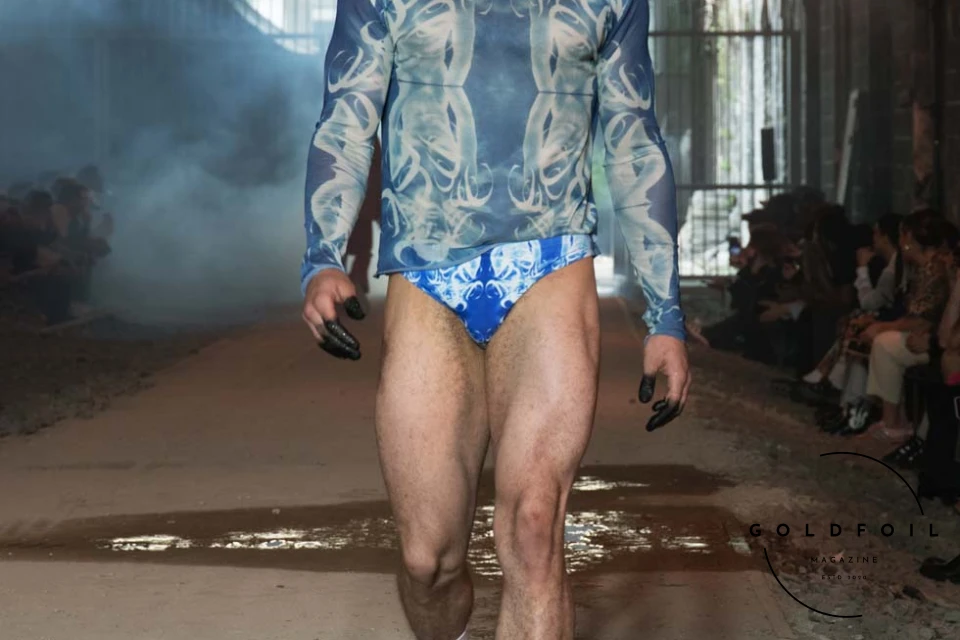 C.R.E.O.L.E is a manifesto exploring the heritage and future potential of the Creole community and diaspora. The brand challenges traditional gender norms by reimagining the typical men's wardrobe with unisex codes, delicate techniques, and workwear silhouettes. It aims to express Creole culture beyond the usual associations with tourism, music, or entertainment, offering a perspective shaped by historical, social, and political contexts. C.R.E.O.L.E seeks to de-exoticize the narrative around Creole identity, presenting it with a delicate queer sensibility. This expression of identities aims to welcome the world with new perspectives and consciousness. C.R.E.O.L.E is a manifesto exploring the heritage and future potential of the Creole community and diaspora. The brand challenges traditional gender norms by reimagining the typical men's wardrobe with unisex codes, delicate techniques, and workwear silhouettes. It aims to express Creole culture beyond the usual associations with tourism, music, or entertainment, offering a perspective shaped by historical, social, and political contexts. C.R.E.O.L.E seeks to de-exoticize the narrative around Creole identity, presenting it with a delicate queer sensibility. This expression of identities aims to welcome the world with new perspectives and consciousness.