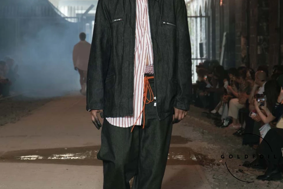 C.R.E.O.L.E is a manifesto exploring the heritage and future potential of the Creole community and diaspora. The brand challenges traditional gender norms by reimagining the typical men's wardrobe with unisex codes, delicate techniques, and workwear silhouettes. It aims to express Creole culture beyond the usual associations with tourism, music, or entertainment, offering a perspective shaped by historical, social, and political contexts. C.R.E.O.L.E seeks to de-exoticize the narrative around Creole identity, presenting it with a delicate queer sensibility. This expression of identities aims to welcome the world with new perspectives and consciousness. C.R.E.O.L.E is a manifesto exploring the heritage and future potential of the Creole community and diaspora. The brand challenges traditional gender norms by reimagining the typical men's wardrobe with unisex codes, delicate techniques, and workwear silhouettes. It aims to express Creole culture beyond the usual associations with tourism, music, or entertainment, offering a perspective shaped by historical, social, and political contexts. C.R.E.O.L.E seeks to de-exoticize the narrative around Creole identity, presenting it with a delicate queer sensibility. This expression of identities aims to welcome the world with new perspectives and consciousness.