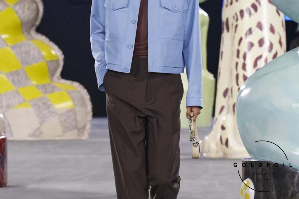 Runway show of Dior Summer 2025 Collection featuring sculptural silhouettes inspired by ceramic forms and atelier craftsmanship, designed by Kim Jones. Runway show of Dior Summer 2025 Collection featuring sculptural silhouettes inspired by ceramic forms and atelier craftsmanship, designed by Kim Jones.