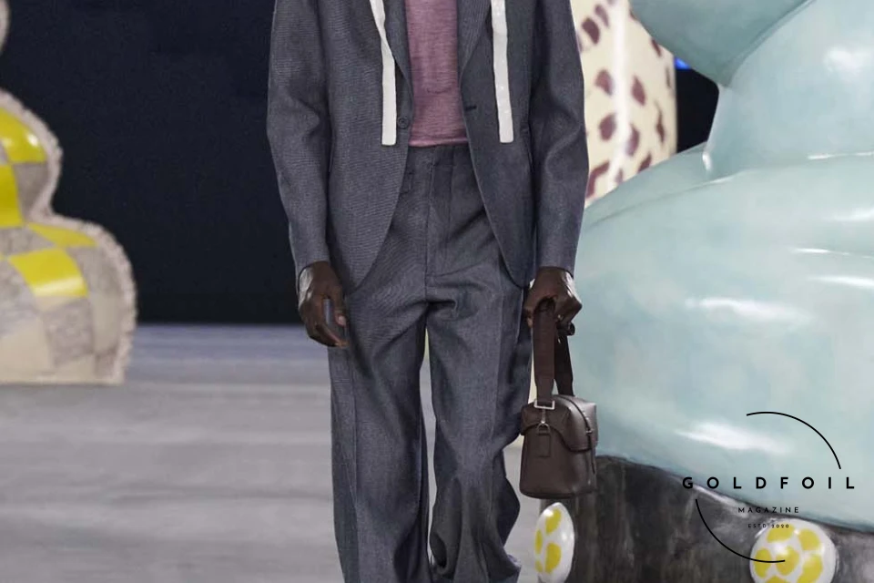 Runway show of Dior Summer 2025 Collection featuring sculptural silhouettes inspired by ceramic forms and atelier craftsmanship, designed by Kim Jones. Runway show of Dior Summer 2025 Collection featuring sculptural silhouettes inspired by ceramic forms and atelier craftsmanship, designed by Kim Jones.