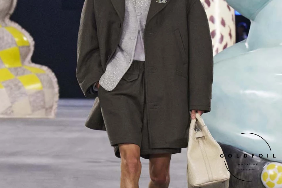 Runway show of Dior Summer 2025 Collection featuring sculptural silhouettes inspired by ceramic forms and atelier craftsmanship, designed by Kim Jones. Runway show of Dior Summer 2025 Collection featuring sculptural silhouettes inspired by ceramic forms and atelier craftsmanship, designed by Kim Jones.