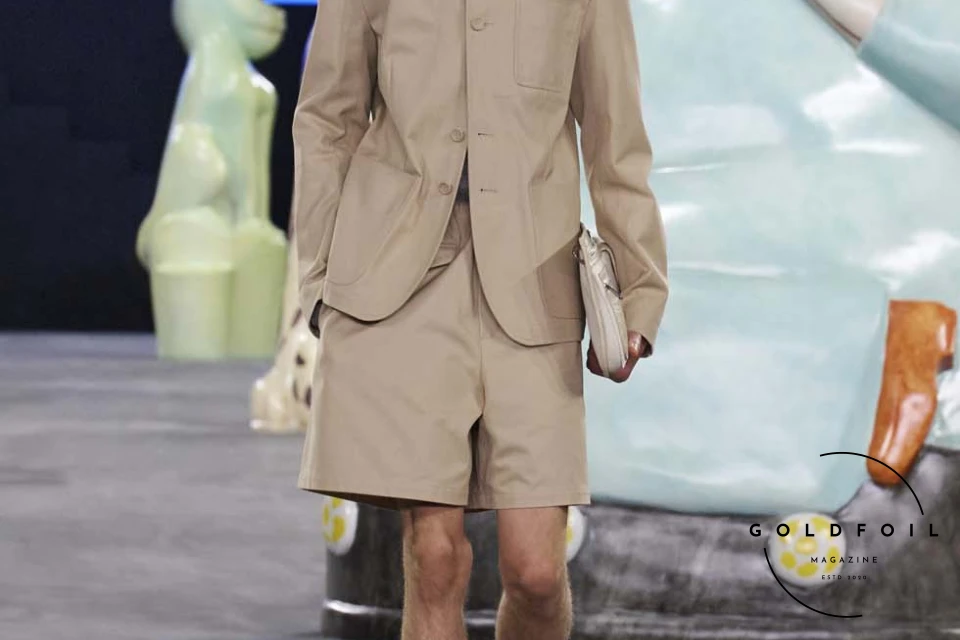 Runway show of Dior Summer 2025 Collection featuring sculptural silhouettes inspired by ceramic forms and atelier craftsmanship, designed by Kim Jones. Runway show of Dior Summer 2025 Collection featuring sculptural silhouettes inspired by ceramic forms and atelier craftsmanship, designed by Kim Jones.