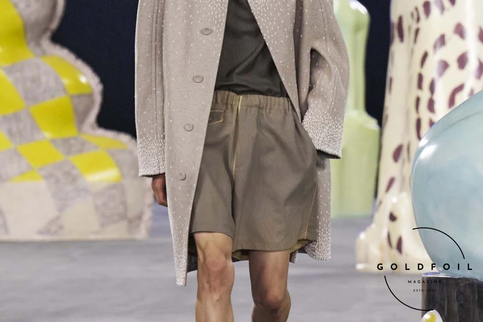 Runway show of Dior Summer 2025 Collection featuring sculptural silhouettes inspired by ceramic forms and atelier craftsmanship, designed by Kim Jones. Runway show of Dior Summer 2025 Collection featuring sculptural silhouettes inspired by ceramic forms and atelier craftsmanship, designed by Kim Jones.