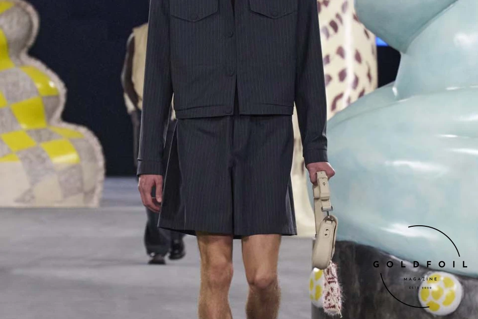 Runway show of Dior Summer 2025 Collection featuring sculptural silhouettes inspired by ceramic forms and atelier craftsmanship, designed by Kim Jones. Runway show of Dior Summer 2025 Collection featuring sculptural silhouettes inspired by ceramic forms and atelier craftsmanship, designed by Kim Jones.