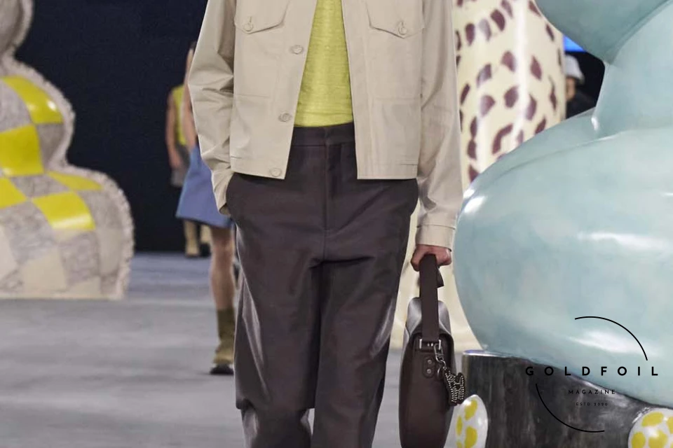 Runway show of Dior Summer 2025 Collection featuring sculptural silhouettes inspired by ceramic forms and atelier craftsmanship, designed by Kim Jones. Runway show of Dior Summer 2025 Collection featuring sculptural silhouettes inspired by ceramic forms and atelier craftsmanship, designed by Kim Jones.