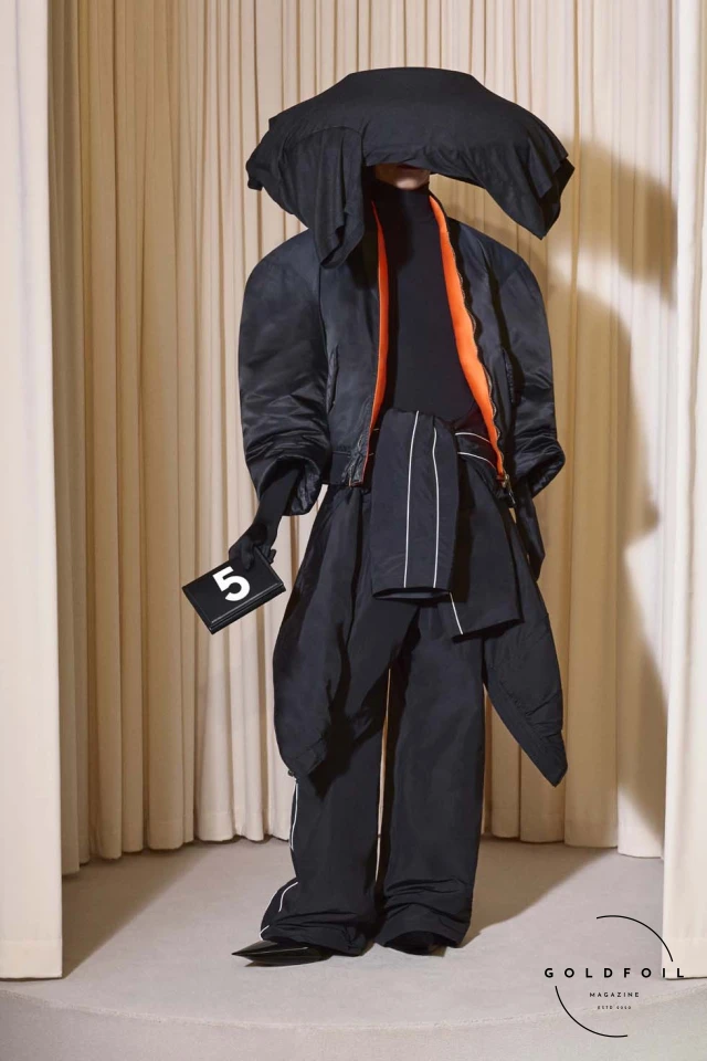 However, this collection also faced criticism for missing the mark on tailoring, creativity, and the over-the-top theatrics that Balenciaga is known for. By incorporating elements from his ready-to-wear shows, Gvasalia's narrative felt somewhat repetitive. Despite the timely commentary on luxury amidst global crises, the collection was viewed as one of the weaker entries in this season's haute couture lineup. However, this collection also faced criticism for missing the mark on tailoring, creativity, and the over-the-top theatrics that Balenciaga is known for. By incorporating elements from his ready-to-wear shows, Gvasalia's narrative felt somewhat repetitive. Despite the timely commentary on luxury amidst global crises, the collection was viewed as one of the weaker entries in this season's haute couture lineup.