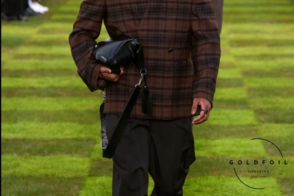 The Louis Vuitton Spring/Summer 2025 is one for the history books. While many were wondering whether the creativity in the brand had reached its peak, we just discovered that there is more and Pharrell is only just getting started. One could argue this, is perhaps one of the designer’s strongest collections we have seen thus far, and how else? The message is endearing and important - it is a message of unity, calling the consumer a citizen of the planet without boundaries. This pulls the focus away from the hype fashion we have been seeing since 2016 and goes to the more classic approach of traditional tailoring and timeless silhouettes but reimagined - new prints, materials, and don’t even get us started on the ACCESSORIES this season! The runway comes packed with new ideas and a lesson or two on styling. The Louis Vuitton Spring/Summer 2025 is one for the history books. While many were wondering whether the creativity in the brand had reached its peak, we just discovered that there is more and Pharrell is only just getting started. One could argue this, is perhaps one of the designer’s strongest collections we have seen thus far, and how else? The message is endearing and important - it is a message of unity, calling the consumer a citizen of the planet without boundaries. This pulls the focus away from the hype fashion we have been seeing since 2016 and goes to the more classic approach of traditional tailoring and timeless silhouettes but reimagined - new prints, materials, and don’t even get us started on the ACCESSORIES this season! The runway comes packed with new ideas and a lesson or two on styling.
