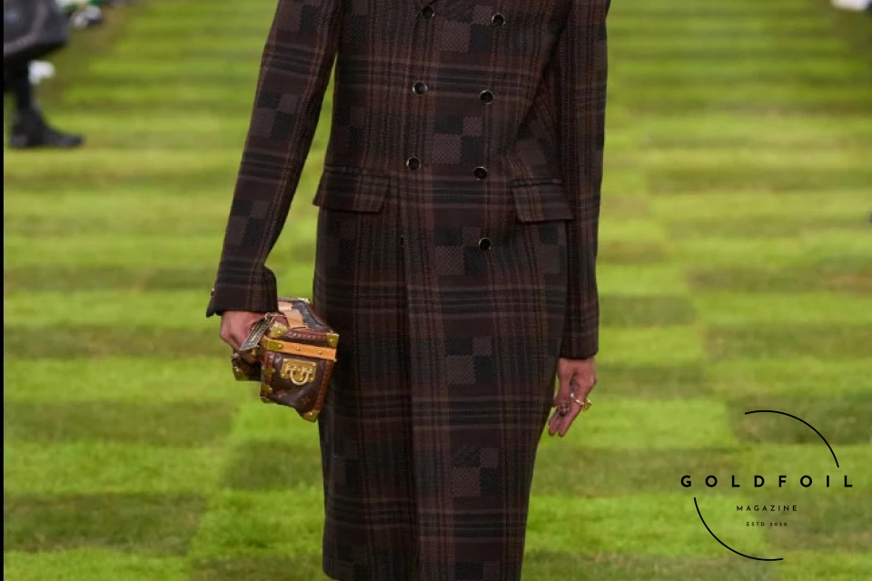 The Louis Vuitton Spring/Summer 2025 is one for the history books. While many were wondering whether the creativity in the brand had reached its peak, we just discovered that there is more and Pharrell is only just getting started. One could argue this, is perhaps one of the designer’s strongest collections we have seen thus far, and how else? The message is endearing and important - it is a message of unity, calling the consumer a citizen of the planet without boundaries. This pulls the focus away from the hype fashion we have been seeing since 2016 and goes to the more classic approach of traditional tailoring and timeless silhouettes but reimagined - new prints, materials, and don’t even get us started on the ACCESSORIES this season! The runway comes packed with new ideas and a lesson or two on styling. The Louis Vuitton Spring/Summer 2025 is one for the history books. While many were wondering whether the creativity in the brand had reached its peak, we just discovered that there is more and Pharrell is only just getting started. One could argue this, is perhaps one of the designer’s strongest collections we have seen thus far, and how else? The message is endearing and important - it is a message of unity, calling the consumer a citizen of the planet without boundaries. This pulls the focus away from the hype fashion we have been seeing since 2016 and goes to the more classic approach of traditional tailoring and timeless silhouettes but reimagined - new prints, materials, and don’t even get us started on the ACCESSORIES this season! The runway comes packed with new ideas and a lesson or two on styling.
