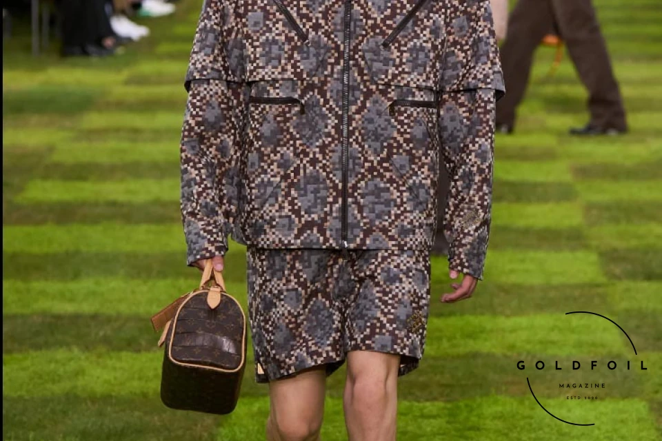 The Louis Vuitton Spring/Summer 2025 is one for the history books. While many were wondering whether the creativity in the brand had reached its peak, we just discovered that there is more and Pharrell is only just getting started. One could argue this, is perhaps one of the designer’s strongest collections we have seen thus far, and how else? The message is endearing and important - it is a message of unity, calling the consumer a citizen of the planet without boundaries. This pulls the focus away from the hype fashion we have been seeing since 2016 and goes to the more classic approach of traditional tailoring and timeless silhouettes but reimagined - new prints, materials, and don’t even get us started on the ACCESSORIES this season! The runway comes packed with new ideas and a lesson or two on styling. The Louis Vuitton Spring/Summer 2025 is one for the history books. While many were wondering whether the creativity in the brand had reached its peak, we just discovered that there is more and Pharrell is only just getting started. One could argue this, is perhaps one of the designer’s strongest collections we have seen thus far, and how else? The message is endearing and important - it is a message of unity, calling the consumer a citizen of the planet without boundaries. This pulls the focus away from the hype fashion we have been seeing since 2016 and goes to the more classic approach of traditional tailoring and timeless silhouettes but reimagined - new prints, materials, and don’t even get us started on the ACCESSORIES this season! The runway comes packed with new ideas and a lesson or two on styling.