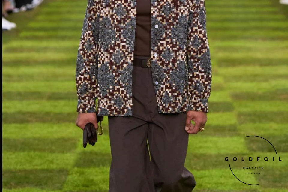 The Louis Vuitton Spring/Summer 2025 is one for the history books. While many were wondering whether the creativity in the brand had reached its peak, we just discovered that there is more and Pharrell is only just getting started. One could argue this, is perhaps one of the designer’s strongest collections we have seen thus far, and how else? The message is endearing and important - it is a message of unity, calling the consumer a citizen of the planet without boundaries. This pulls the focus away from the hype fashion we have been seeing since 2016 and goes to the more classic approach of traditional tailoring and timeless silhouettes but reimagined - new prints, materials, and don’t even get us started on the ACCESSORIES this season! The runway comes packed with new ideas and a lesson or two on styling. The Louis Vuitton Spring/Summer 2025 is one for the history books. While many were wondering whether the creativity in the brand had reached its peak, we just discovered that there is more and Pharrell is only just getting started. One could argue this, is perhaps one of the designer’s strongest collections we have seen thus far, and how else? The message is endearing and important - it is a message of unity, calling the consumer a citizen of the planet without boundaries. This pulls the focus away from the hype fashion we have been seeing since 2016 and goes to the more classic approach of traditional tailoring and timeless silhouettes but reimagined - new prints, materials, and don’t even get us started on the ACCESSORIES this season! The runway comes packed with new ideas and a lesson or two on styling.