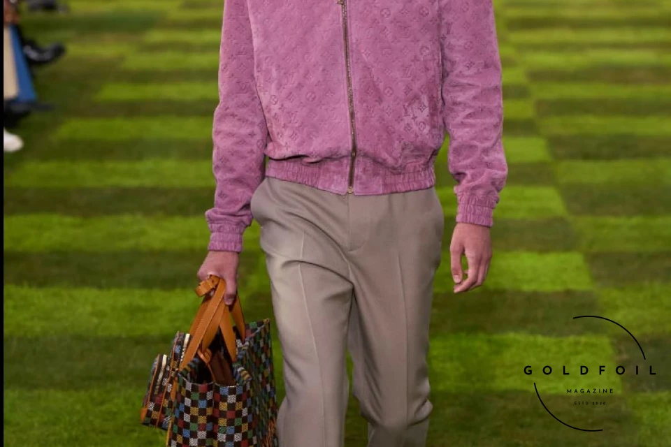 The Louis Vuitton Spring/Summer 2025 is one for the history books. While many were wondering whether the creativity in the brand had reached its peak, we just discovered that there is more and Pharrell is only just getting started. One could argue this, is perhaps one of the designer’s strongest collections we have seen thus far, and how else? The message is endearing and important - it is a message of unity, calling the consumer a citizen of the planet without boundaries. This pulls the focus away from the hype fashion we have been seeing since 2016 and goes to the more classic approach of traditional tailoring and timeless silhouettes but reimagined - new prints, materials, and don’t even get us started on the ACCESSORIES this season! The runway comes packed with new ideas and a lesson or two on styling. The Louis Vuitton Spring/Summer 2025 is one for the history books. While many were wondering whether the creativity in the brand had reached its peak, we just discovered that there is more and Pharrell is only just getting started. One could argue this, is perhaps one of the designer’s strongest collections we have seen thus far, and how else? The message is endearing and important - it is a message of unity, calling the consumer a citizen of the planet without boundaries. This pulls the focus away from the hype fashion we have been seeing since 2016 and goes to the more classic approach of traditional tailoring and timeless silhouettes but reimagined - new prints, materials, and don’t even get us started on the ACCESSORIES this season! The runway comes packed with new ideas and a lesson or two on styling.