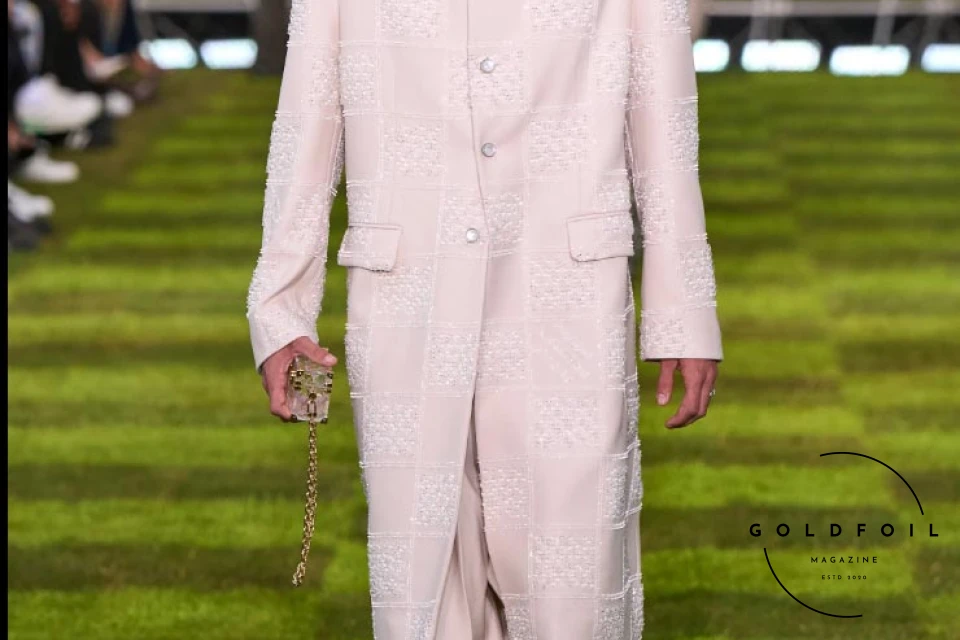 The Louis Vuitton Spring/Summer 2025 is one for the history books. While many were wondering whether the creativity in the brand had reached its peak, we just discovered that there is more and Pharrell is only just getting started. One could argue this, is perhaps one of the designer’s strongest collections we have seen thus far, and how else? The message is endearing and important - it is a message of unity, calling the consumer a citizen of the planet without boundaries. This pulls the focus away from the hype fashion we have been seeing since 2016 and goes to the more classic approach of traditional tailoring and timeless silhouettes but reimagined - new prints, materials, and don’t even get us started on the ACCESSORIES this season! The runway comes packed with new ideas and a lesson or two on styling. The Louis Vuitton Spring/Summer 2025 is one for the history books. While many were wondering whether the creativity in the brand had reached its peak, we just discovered that there is more and Pharrell is only just getting started. One could argue this, is perhaps one of the designer’s strongest collections we have seen thus far, and how else? The message is endearing and important - it is a message of unity, calling the consumer a citizen of the planet without boundaries. This pulls the focus away from the hype fashion we have been seeing since 2016 and goes to the more classic approach of traditional tailoring and timeless silhouettes but reimagined - new prints, materials, and don’t even get us started on the ACCESSORIES this season! The runway comes packed with new ideas and a lesson or two on styling.