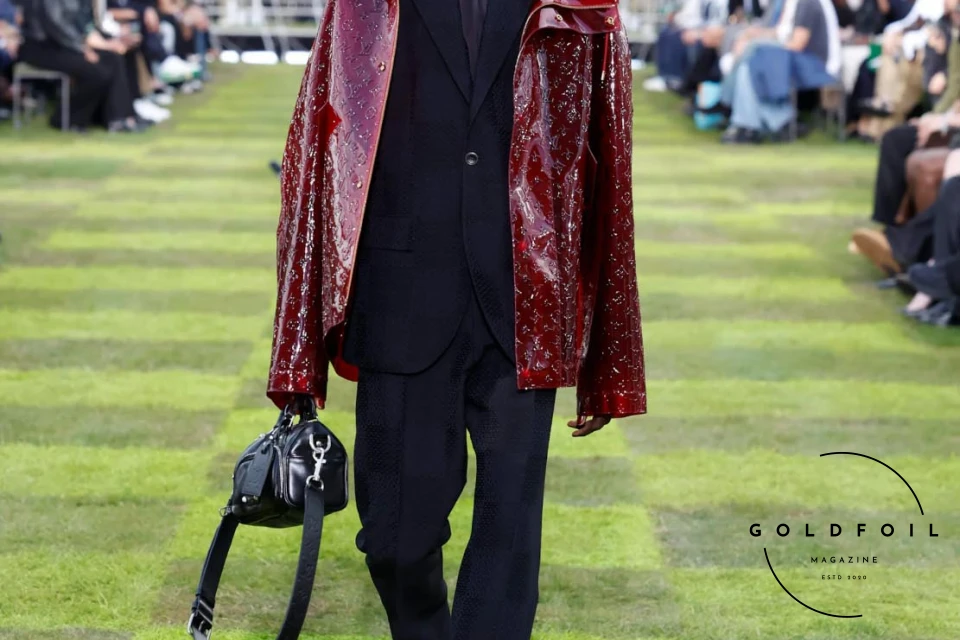 The Louis Vuitton Spring/Summer 2025 is one for the history books. While many were wondering whether the creativity in the brand had reached its peak, we just discovered that there is more and Pharrell is only just getting started. One could argue this, is perhaps one of the designer’s strongest collections we have seen thus far, and how else? The message is endearing and important - it is a message of unity, calling the consumer a citizen of the planet without boundaries. This pulls the focus away from the hype fashion we have been seeing since 2016 and goes to the more classic approach of traditional tailoring and timeless silhouettes but reimagined - new prints, materials, and don’t even get us started on the ACCESSORIES this season! The runway comes packed with new ideas and a lesson or two on styling. The Louis Vuitton Spring/Summer 2025 is one for the history books. While many were wondering whether the creativity in the brand had reached its peak, we just discovered that there is more and Pharrell is only just getting started. One could argue this, is perhaps one of the designer’s strongest collections we have seen thus far, and how else? The message is endearing and important - it is a message of unity, calling the consumer a citizen of the planet without boundaries. This pulls the focus away from the hype fashion we have been seeing since 2016 and goes to the more classic approach of traditional tailoring and timeless silhouettes but reimagined - new prints, materials, and don’t even get us started on the ACCESSORIES this season! The runway comes packed with new ideas and a lesson or two on styling.