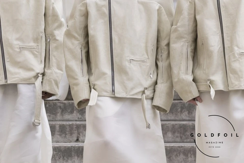 Rick Owens showcased his Spring/Summer 2025 menswear collection at Paris Fashion Week, transforming the Palais de Tokyo into a grand Hollywood saga with biblical undertones. This season, Owens welcomed students and faculty from Parisian fashion schools to join his  Rick Owens showcased his Spring/Summer 2025 menswear collection at Paris Fashion Week, transforming the Palais de Tokyo into a grand Hollywood saga with biblical undertones. This season, Owens welcomed students and faculty from Parisian fashion schools to join his