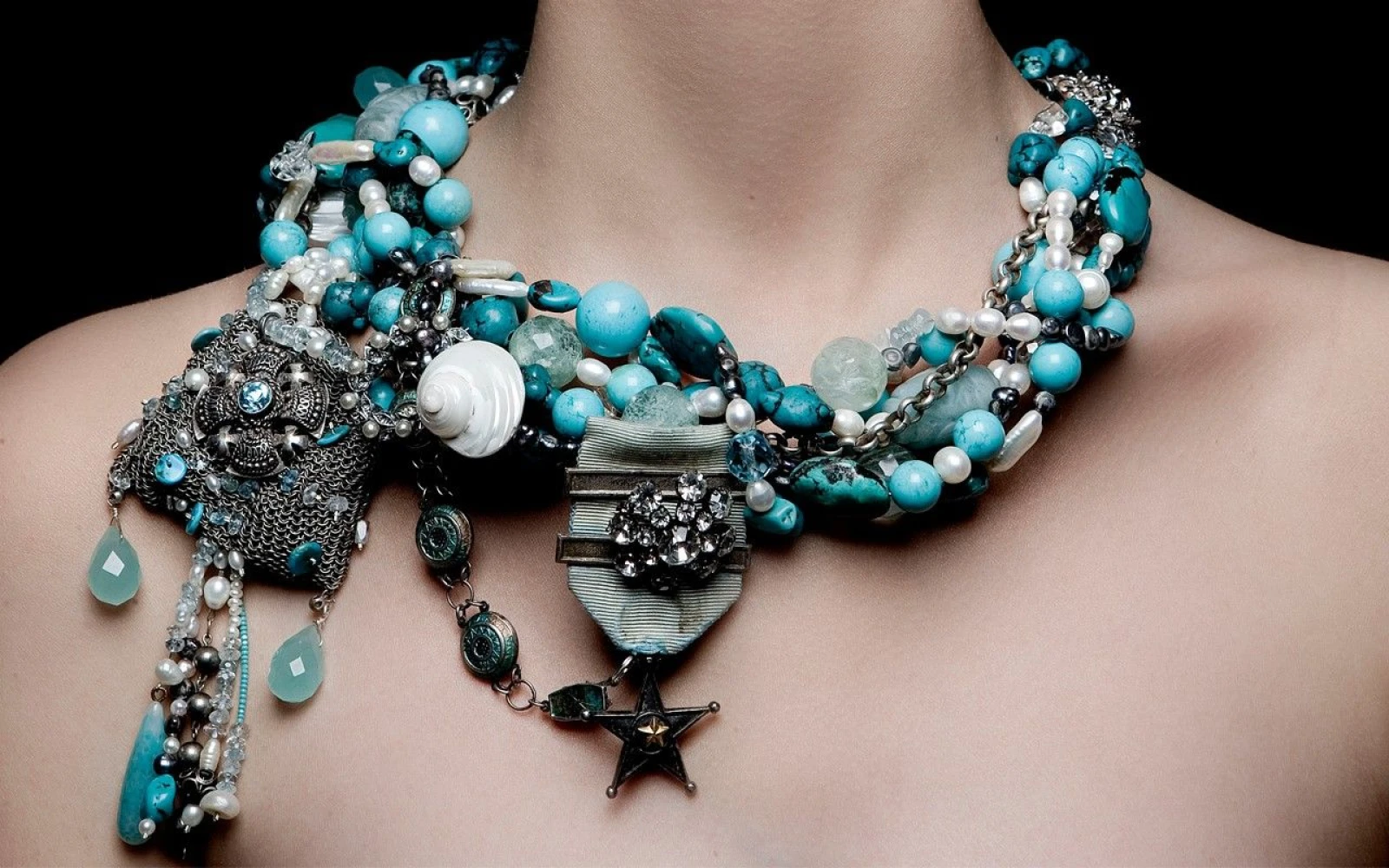 Bibi van der Velden is acclaimed for her use of unconventional materials and artistic flair. Her jewellery often incorporates elements like mammoth tusk and baroque pearls, creating pieces that are both avant-garde and deeply personal, reflecting a commitment to both craftsmanship and originality. Bibi van der Velden is acclaimed for her use of unconventional materials and artistic flair. Her jewellery often incorporates elements like mammoth tusk and baroque pearls, creating pieces that are both avant-garde and deeply personal, reflecting a commitment to both craftsmanship and originality.
