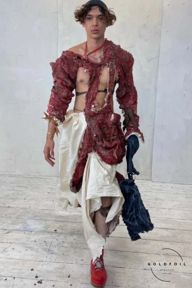 Paolo Carzana is a rising designer known for his innovative and sustainable approach to fashion. His collections often feature hand-crafted elements, repurposed materials, and a focus on artisanal techniques. Paolo Carzana is a rising designer known for his innovative and sustainable approach to fashion. His collections often feature hand-crafted elements, repurposed materials, and a focus on artisanal techniques.