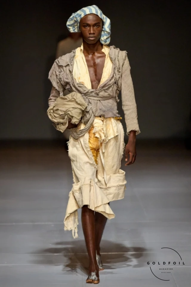 Paolo Carzana is a rising designer known for his innovative and sustainable approach to fashion. His collections often feature hand-crafted elements, repurposed materials, and a focus on artisanal techniques. Paolo Carzana is a rising designer known for his innovative and sustainable approach to fashion. His collections often feature hand-crafted elements, repurposed materials, and a focus on artisanal techniques.