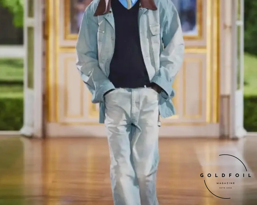 Auralee, marking its sophomore show in Paris on June 18, 2024, despite celebrating its tenth anniversary this year, debuted last season on the schedule. Founded by Ryota Iwai, the Tokyo-based label has steadily increased its European presence, offering a nuanced take on everyday clothing. This season, the collection featured men and women in relaxed combinations inspired by a verdant park setting, blending relaxed officewear with summer shorts and chinos. Pale green, red, and buttercup yellow accents complemented classic blue denim, beige, and khaki, making it a versatile wardrobe for the humid Parisian evening. Auralee, marking its sophomore show in Paris on June 18, 2024, despite celebrating its tenth anniversary this year, debuted last season on the schedule. Founded by Ryota Iwai, the Tokyo-based label has steadily increased its European presence, offering a nuanced take on everyday clothing. This season, the collection featured men and women in relaxed combinations inspired by a verdant park setting, blending relaxed officewear with summer shorts and chinos. Pale green, red, and buttercup yellow accents complemented classic blue denim, beige, and khaki, making it a versatile wardrobe for the humid Parisian evening.