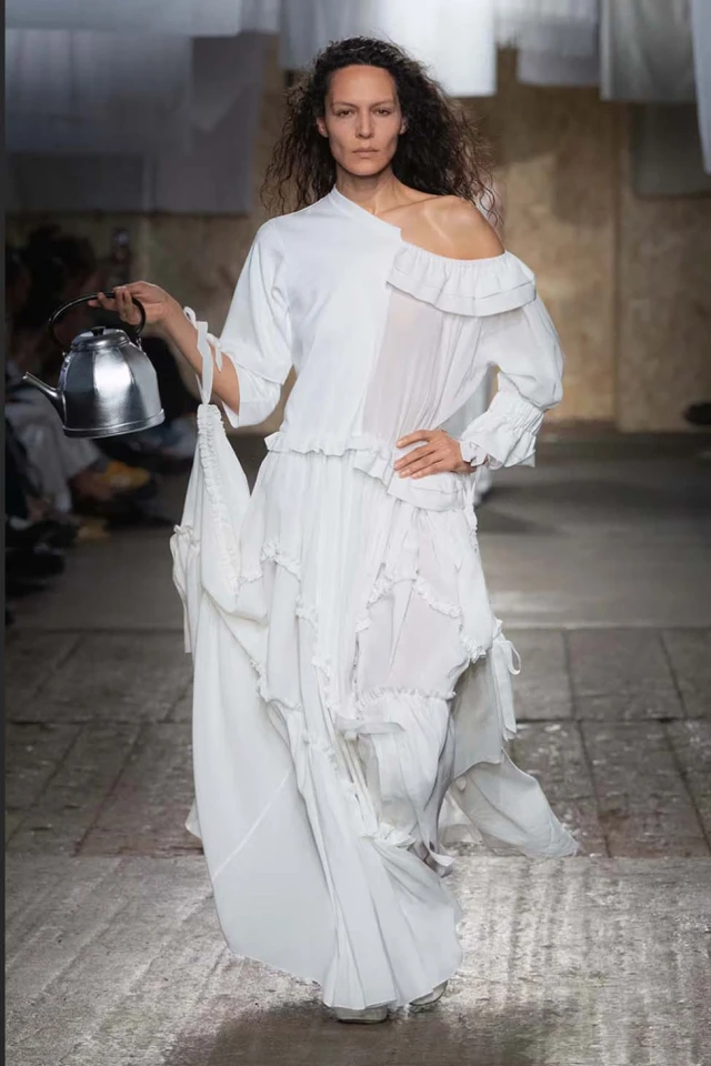 Moschino Spring/Summer 2025 Runway Show Moschino Spring/Summer 2025 Runway Show