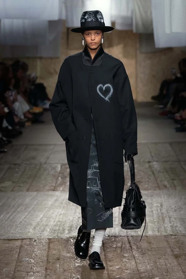 Moschino Spring/Summer 2025 Runway Show Moschino Spring/Summer 2025 Runway Show