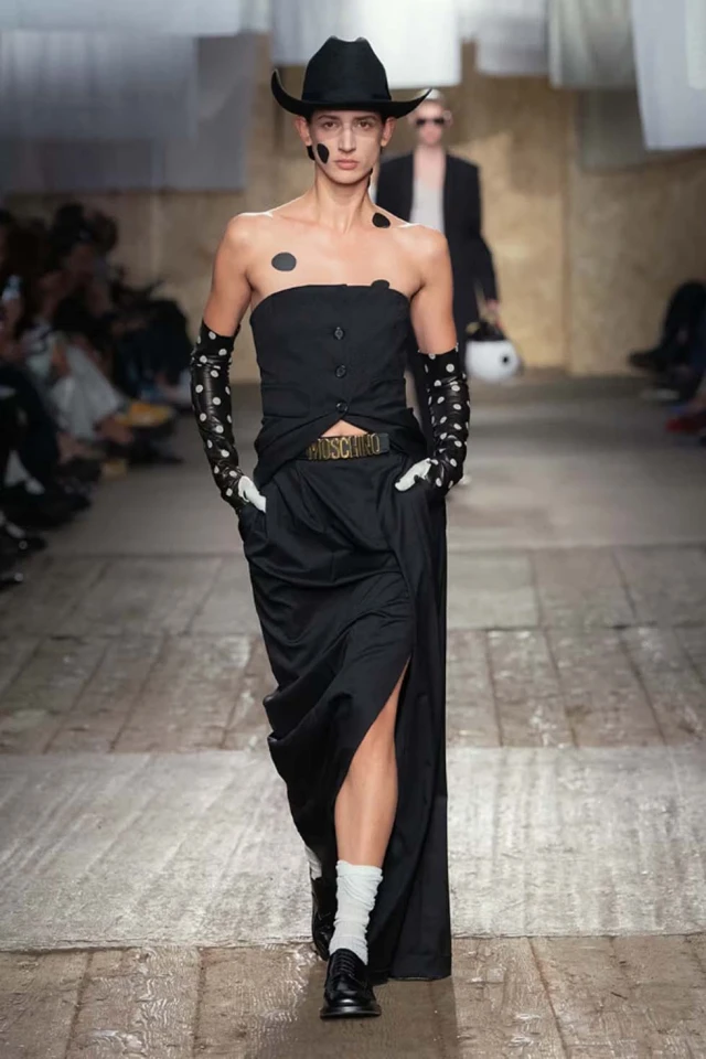 Moschino Spring/Summer 2025 Runway Show Moschino Spring/Summer 2025 Runway Show