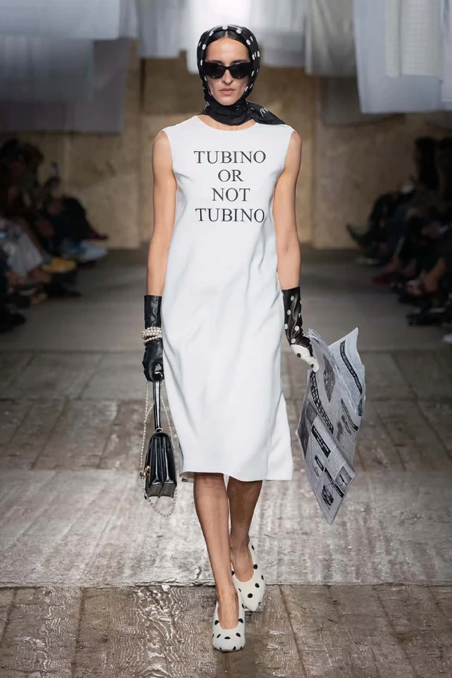 Moschino Spring/Summer 2025 Runway Show Moschino Spring/Summer 2025 Runway Show