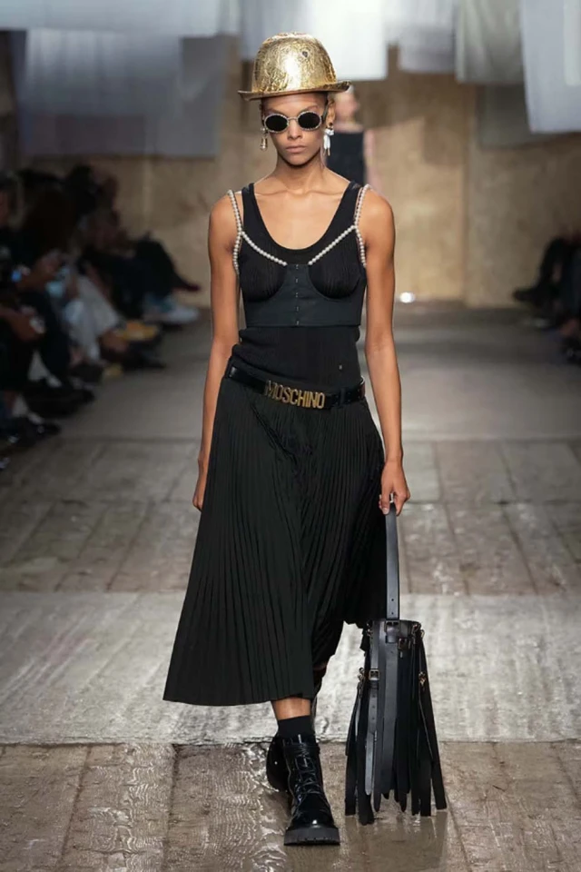 Moschino Spring/Summer 2025 Runway Show Moschino Spring/Summer 2025 Runway Show
