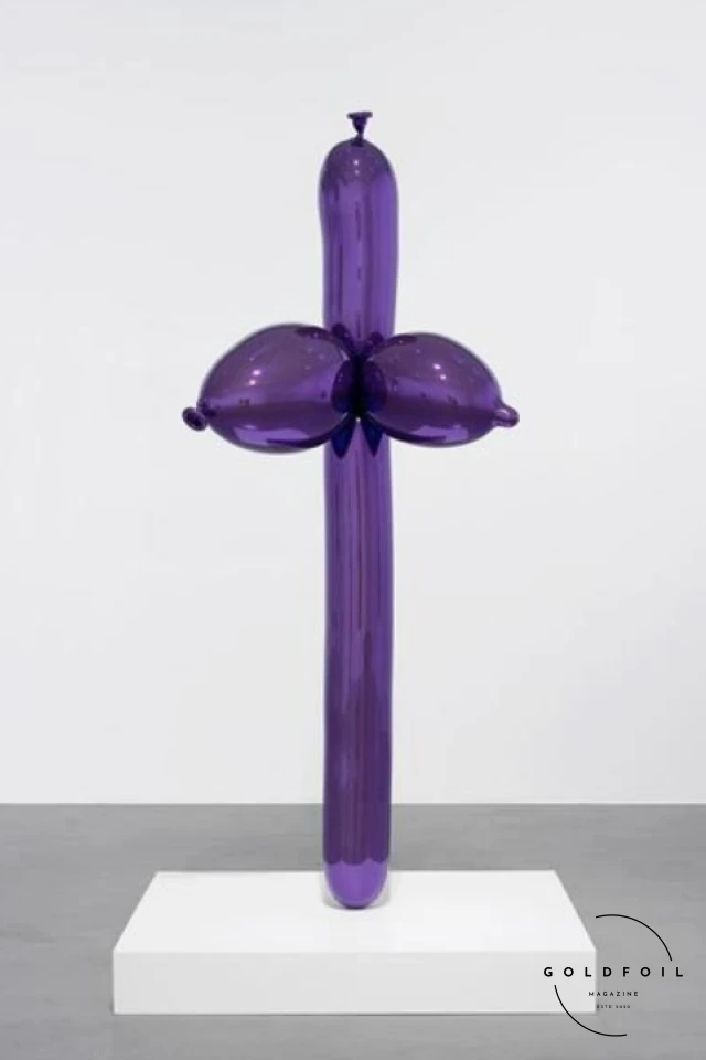 Venus inflatable reflective art by Jeff Koons on display at Moco Museum London at Marble Arch Venus inflatable reflective art by Jeff Koons on display at Moco Museum London at Marble Arch