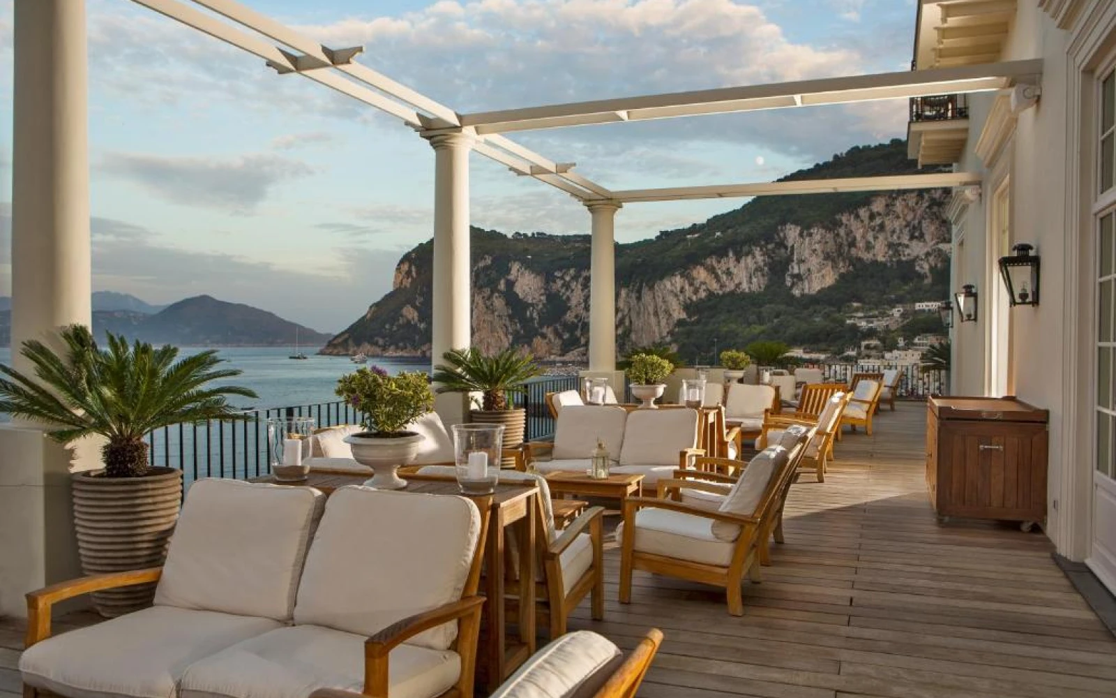 Guide to Capri: Sunsets, Spritzes, and Dolce Vita Days Guide to Capri: Sunsets, Spritzes, and Dolce Vita Days