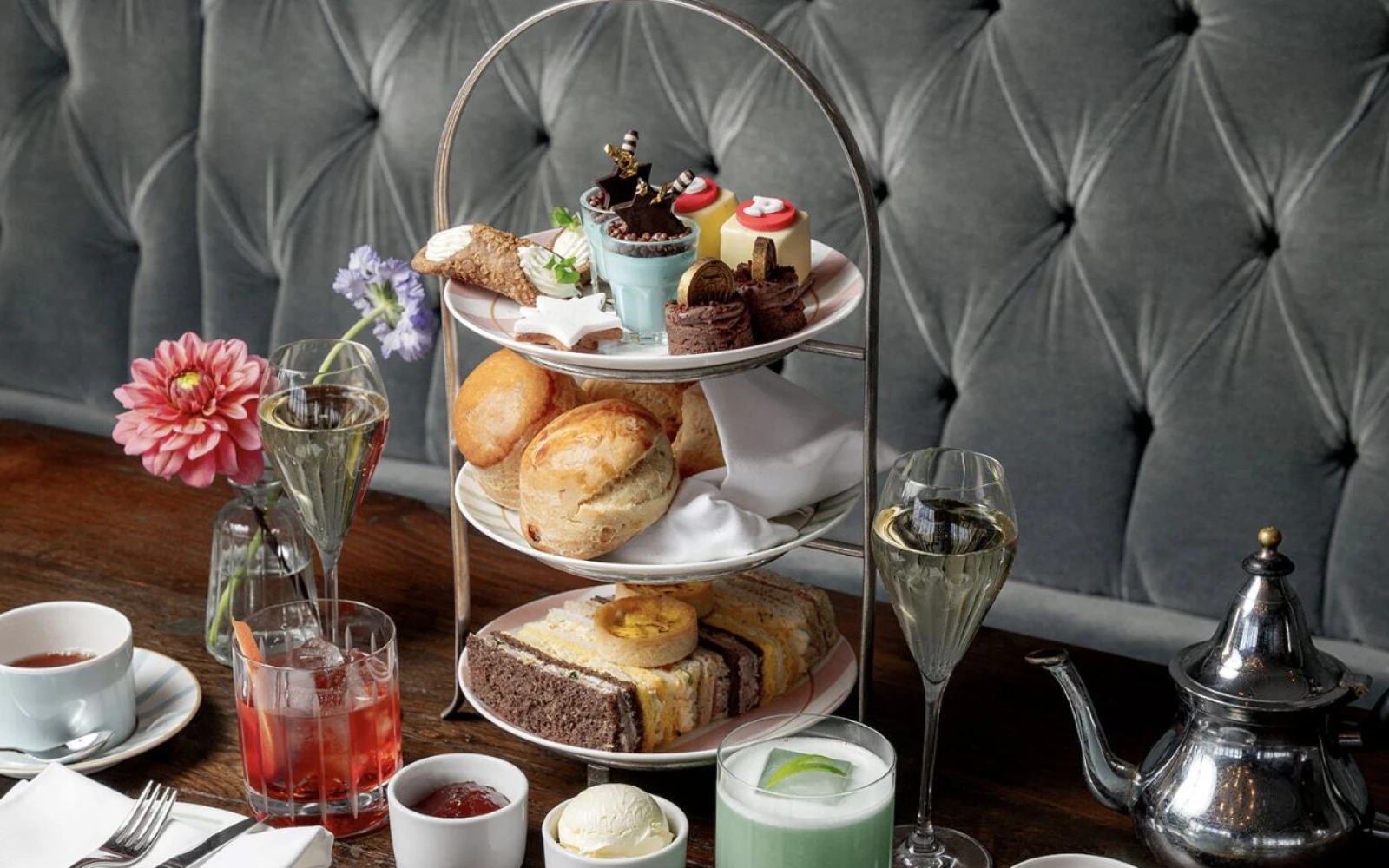 Best Festive Afternoon Teas in London to Book for Christmas 2025 Best Festive Afternoon Teas in London to Book for Christmas 2025