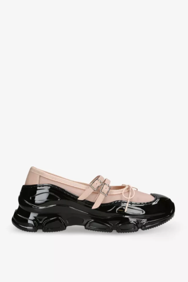 Summer 2025’s Shoe Trends Are Wild—Here’s What to Actually Wear Summer 2025’s Shoe Trends Are Wild—Here’s What to Actually Wear