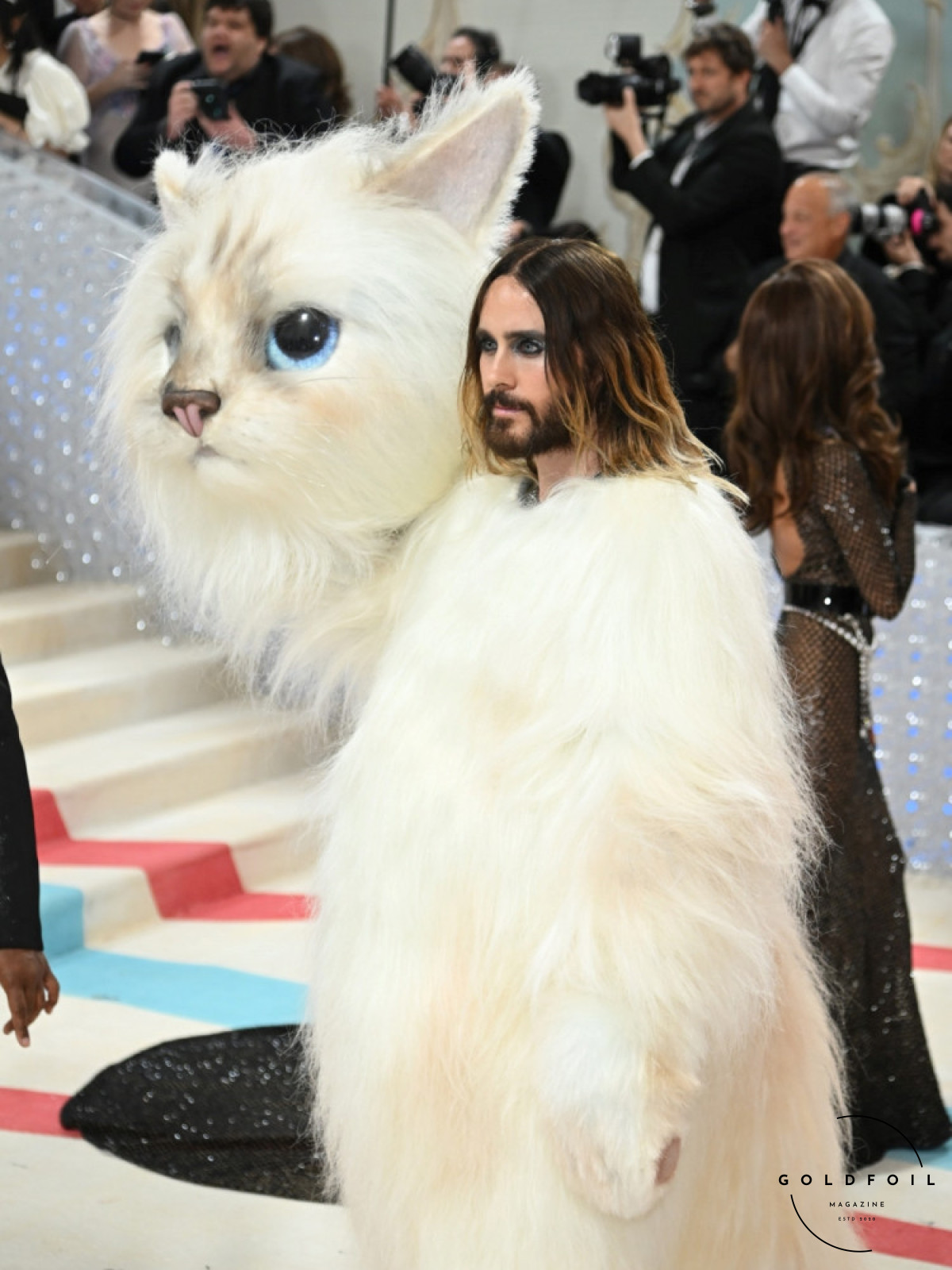 Jared Leto at the Met gala 2023 wearing a full cat costume in memory of Karl Lagerfeld and his cat Choupette